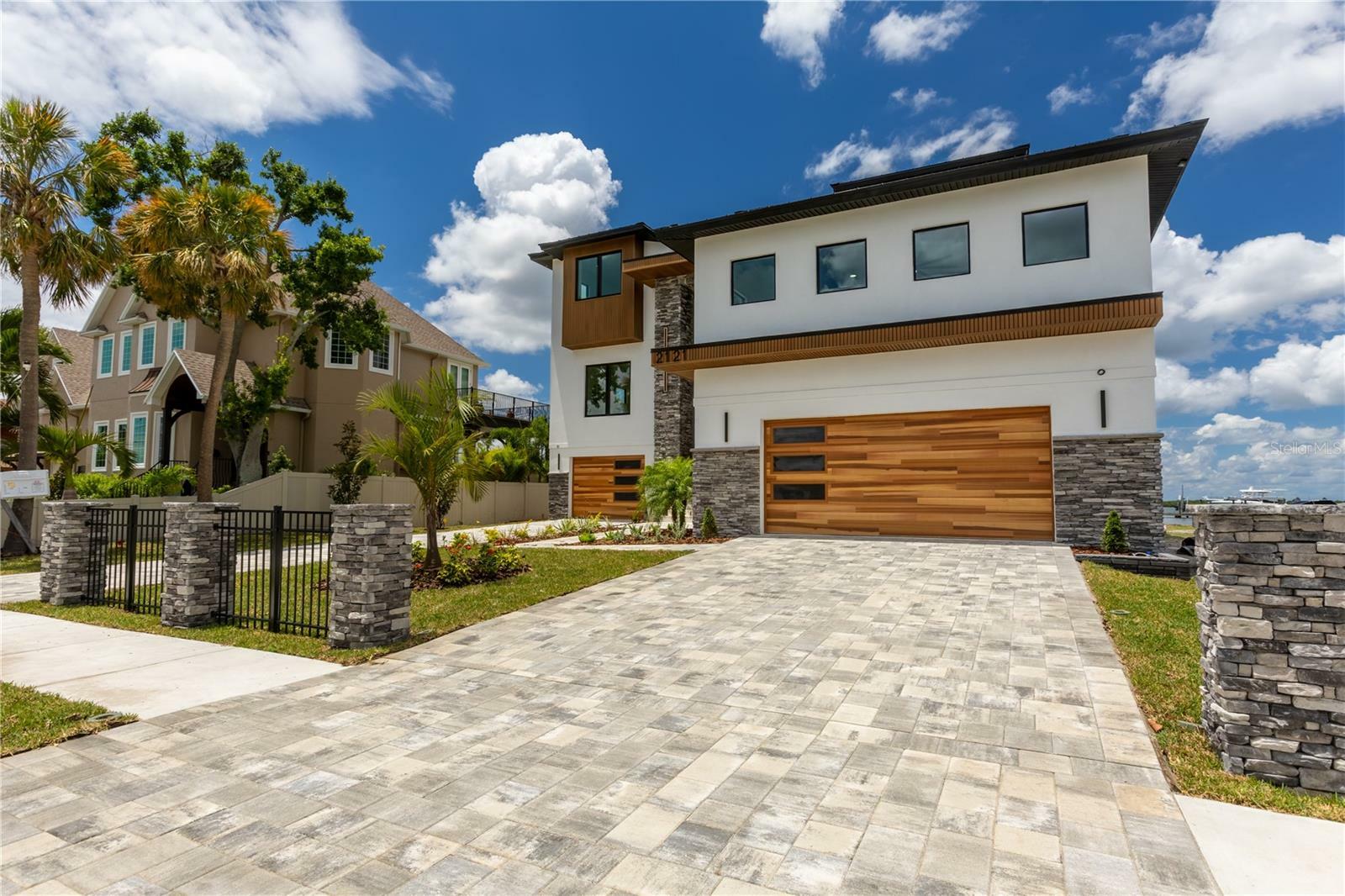 Property Photo: 2121 Bayou Grande Boulevard NE FL 33703