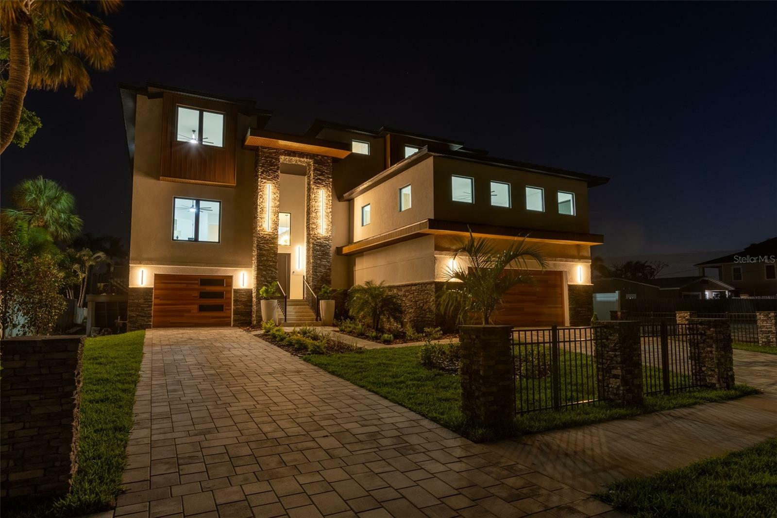 Property Photo:  2121 Bayou Grande Boulevard NE  FL 33703 