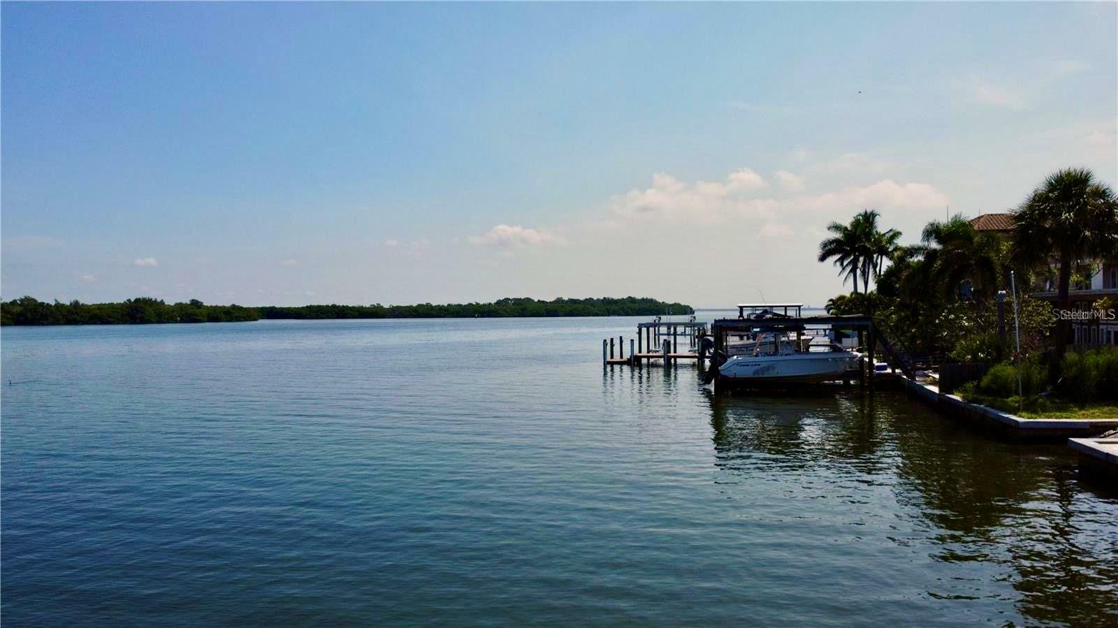 Property Photo:  2121 Bayou Grande Boulevard NE  FL 33703 