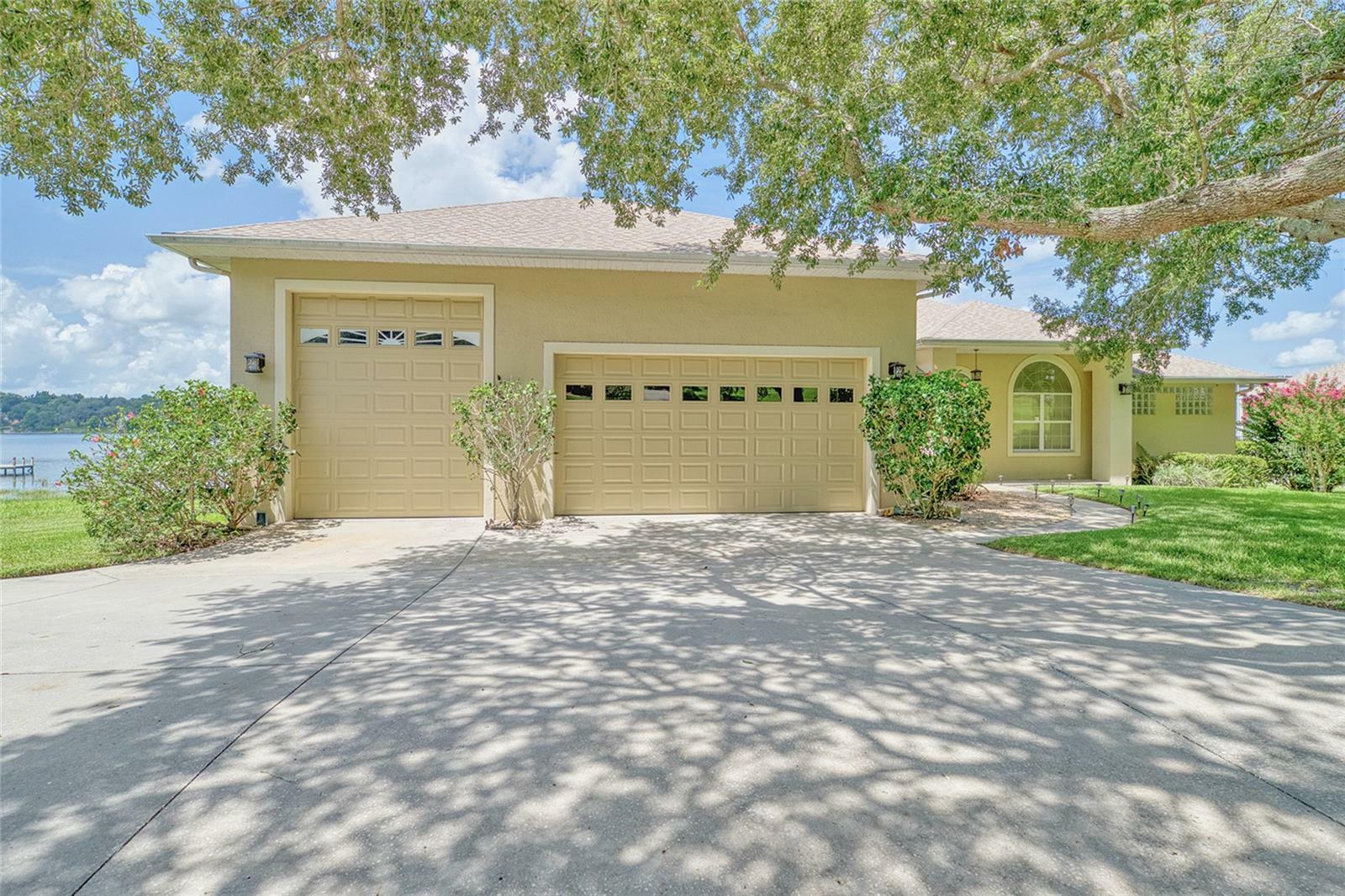 Property Photo:  11062 Crescent Bay Boulevard  FL 34711 