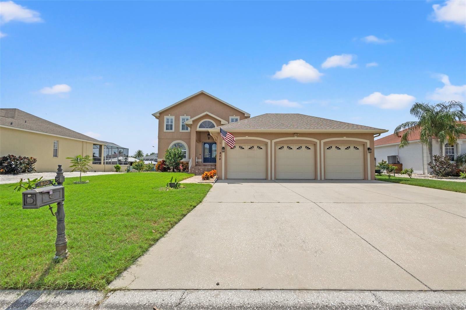 Property Photo:  830 Golf Island Drive  FL 33572 