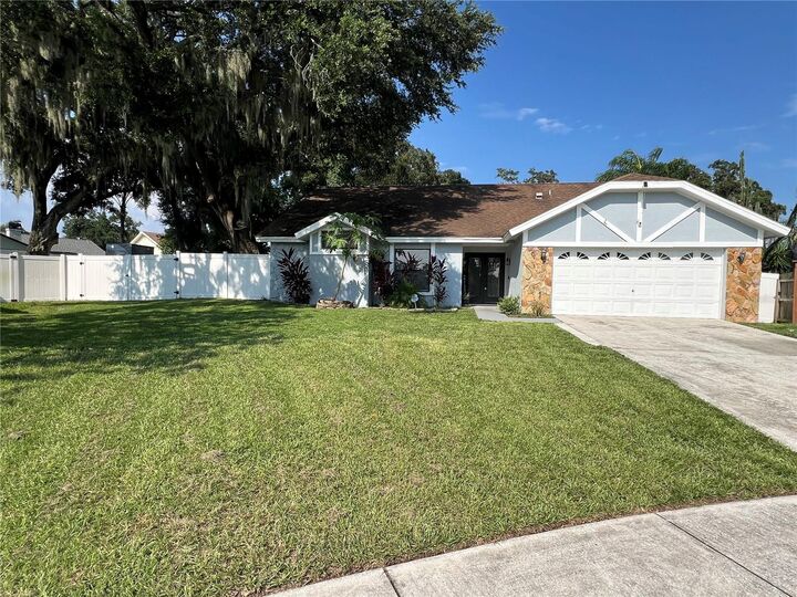 Property Photo: 2807 Tammarron Lane FL 33511