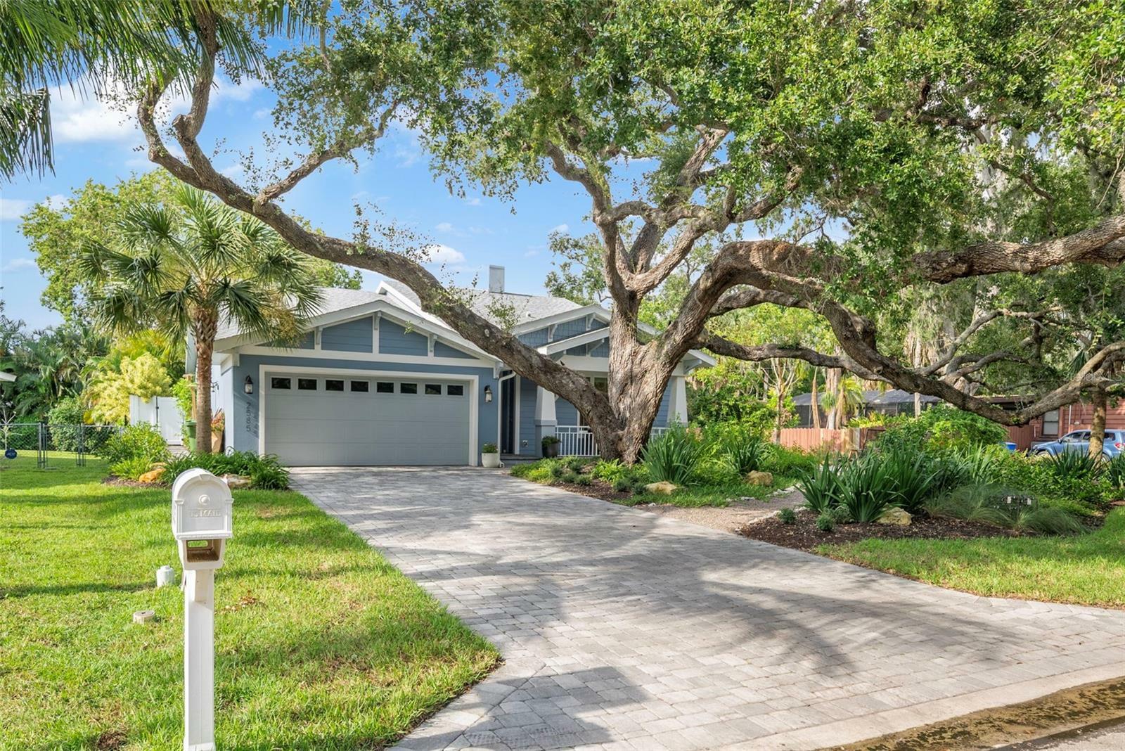 Property Photo:  2585 Hyde Park Street  FL 34239 