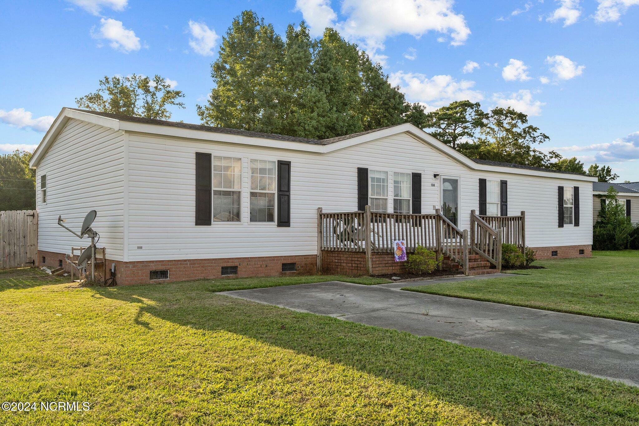 Property Photo:  136 Corena Avenue  NC 28555 