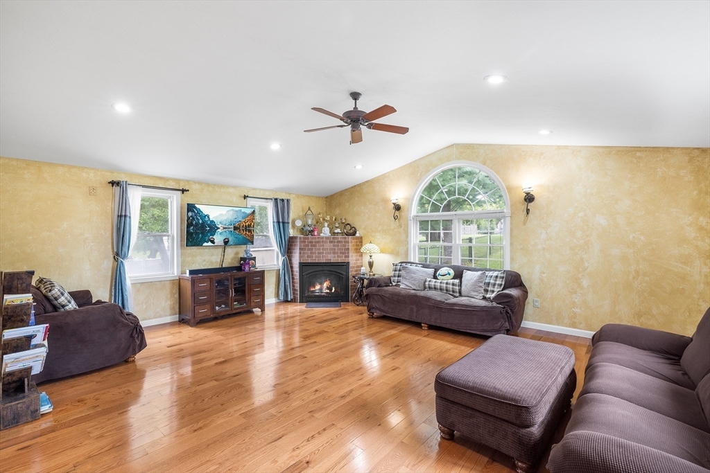 Property Photo: 3 Garfield Ave MA 01545