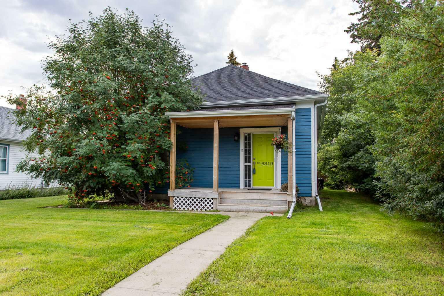 Property Photo:  5319 51 Avenue  AB T4L 1J6 