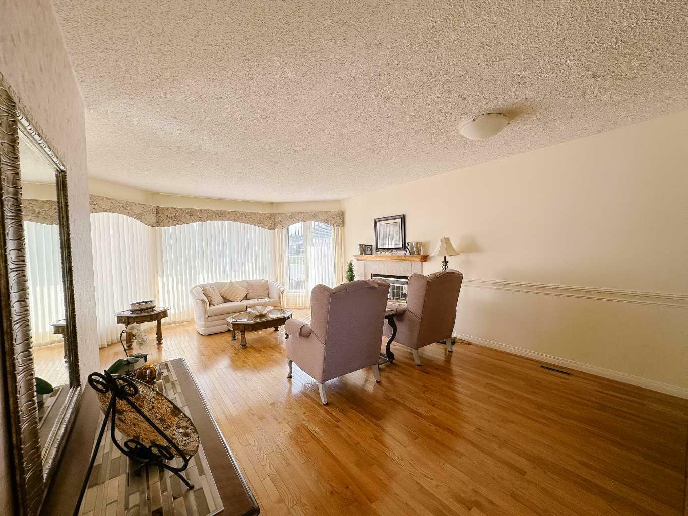 Property Photo:  193 Balsam Crescent  AB T4H 1M4 