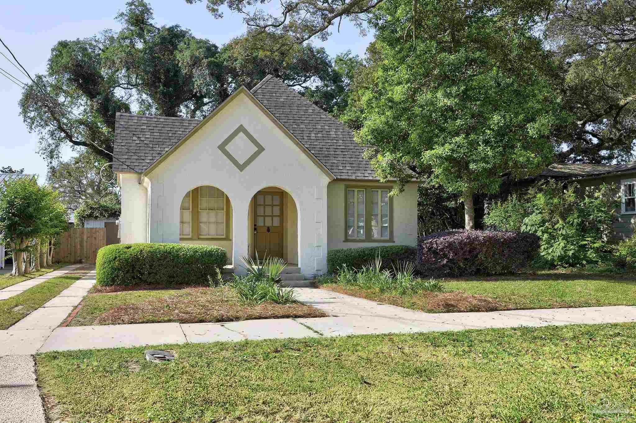Property Photo: 1911 E Mallory St FL 32503