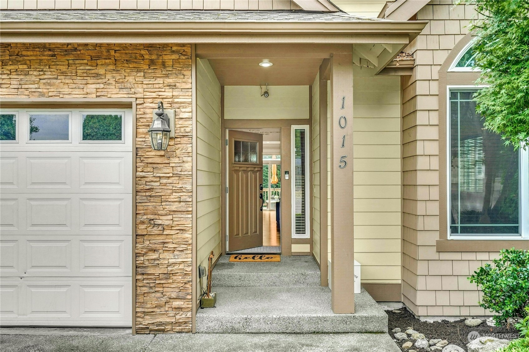 Property Photo:  1015 N 29th Street  WA 98056 