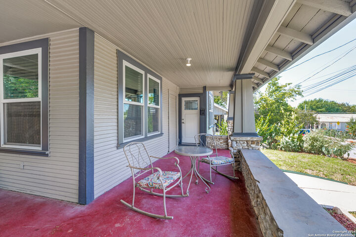 Property Photo:  410 Eleanor Ave  TX 78209 