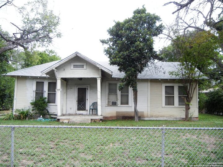 1845 Saltillo St  San Antonio TX 78207 photo
