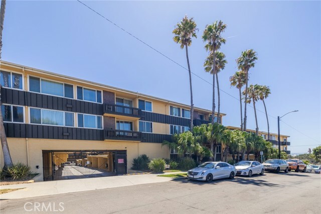 Property Photo:  770 W Imperial Avenue 68  CA 90245 