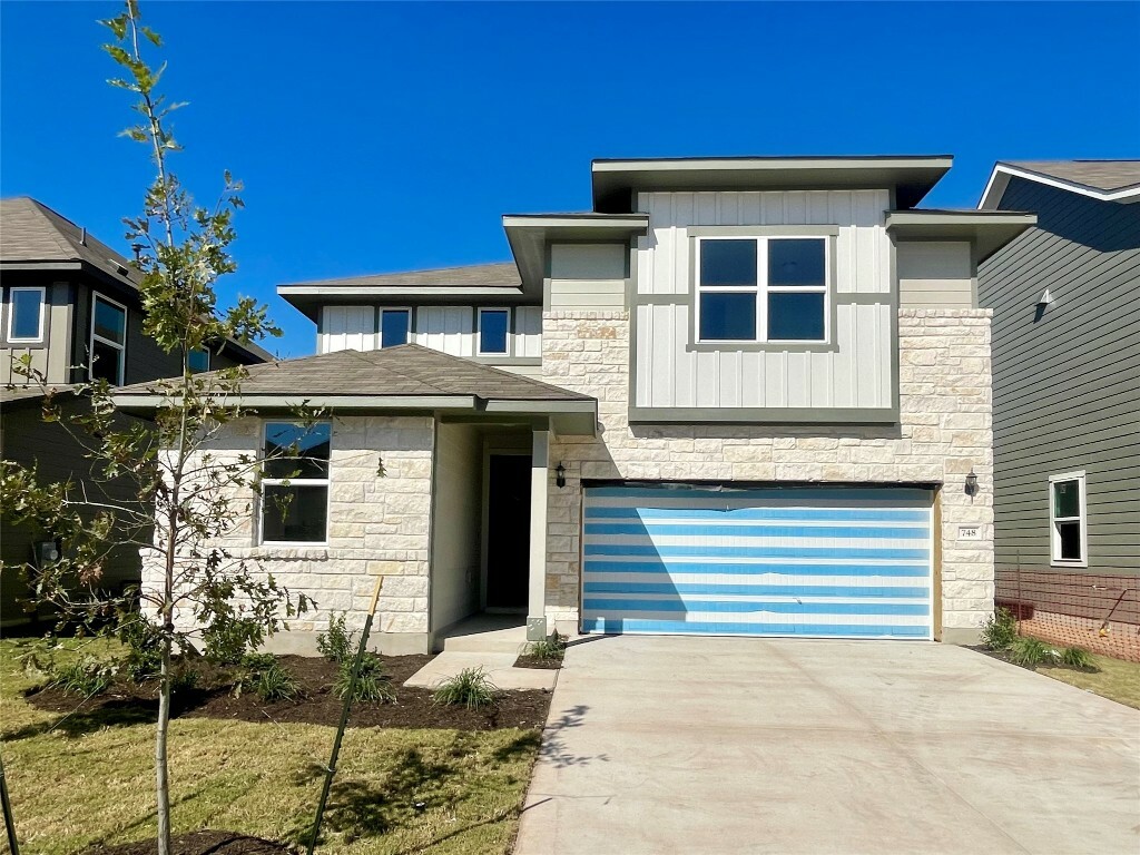 Property Photo: 748 Palo Brea Loop TX 78634