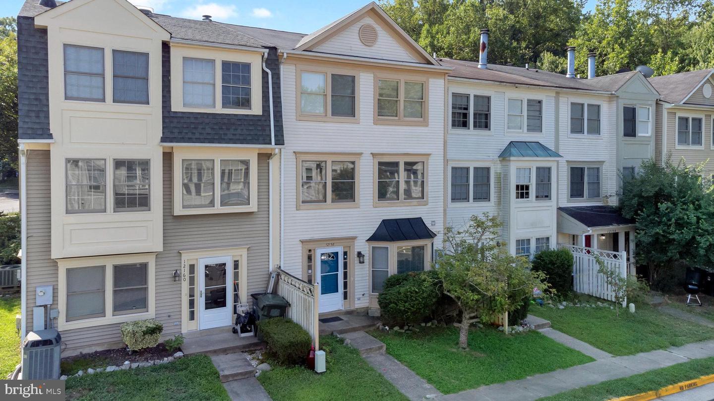 Property Photo: 12158 Salemtown Drive VA 22192