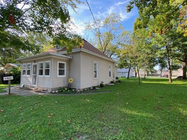 Property Photo:  1307 W North 2nd Street  IL 62565 