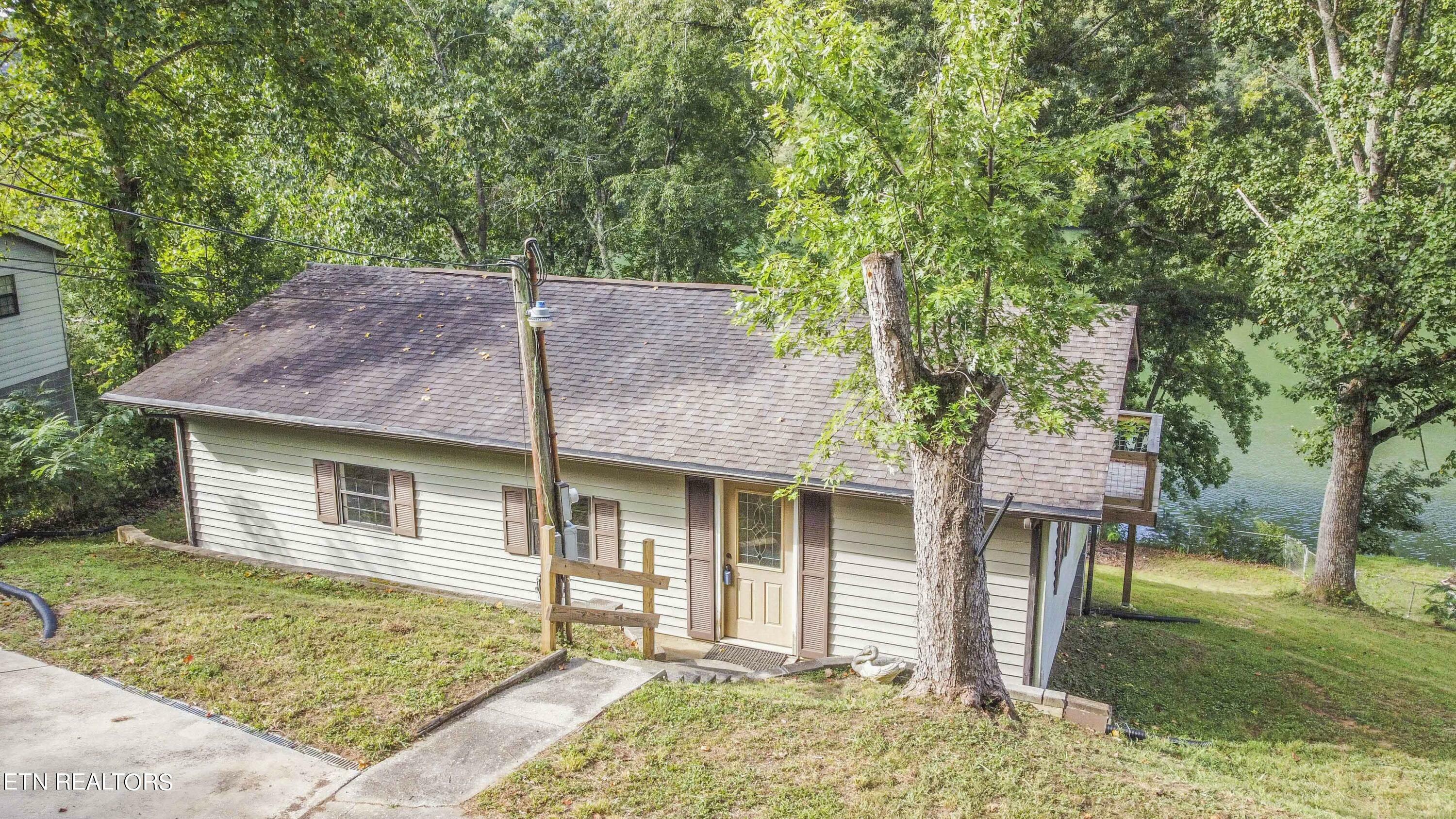 252 Lakecrest Drive  Harriman TN 37748 photo