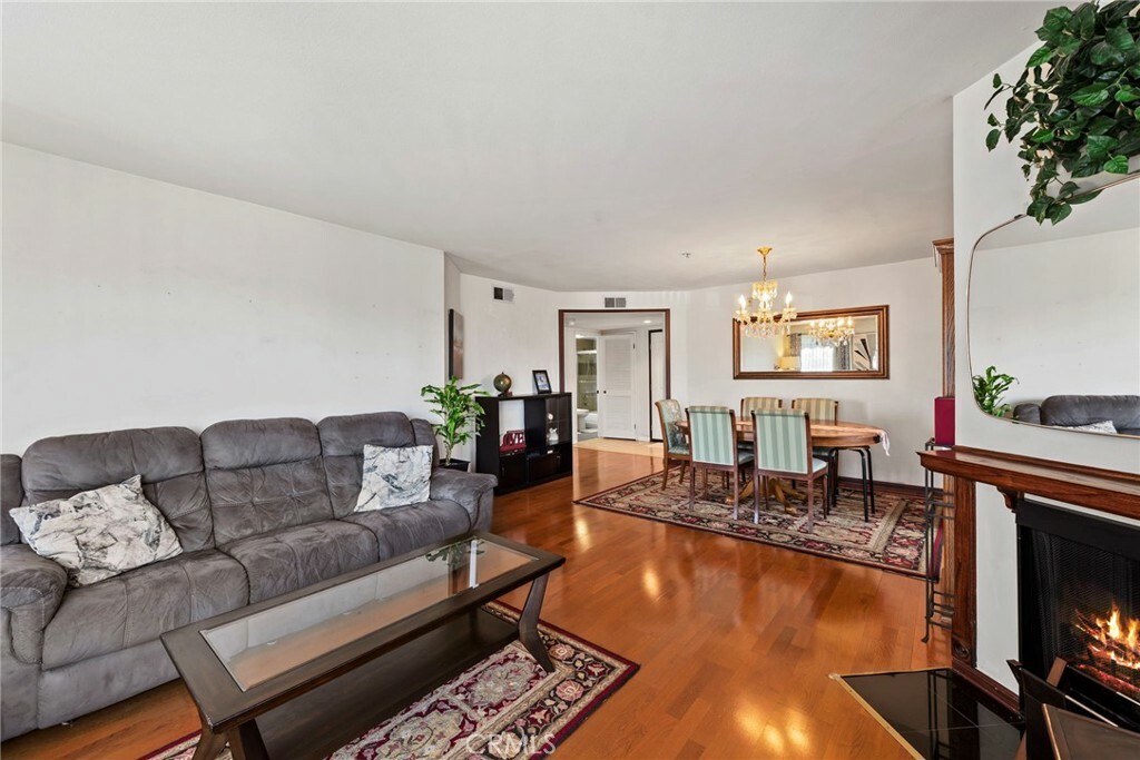 Property Photo:  450 W Dryden Street 205  CA 91202 