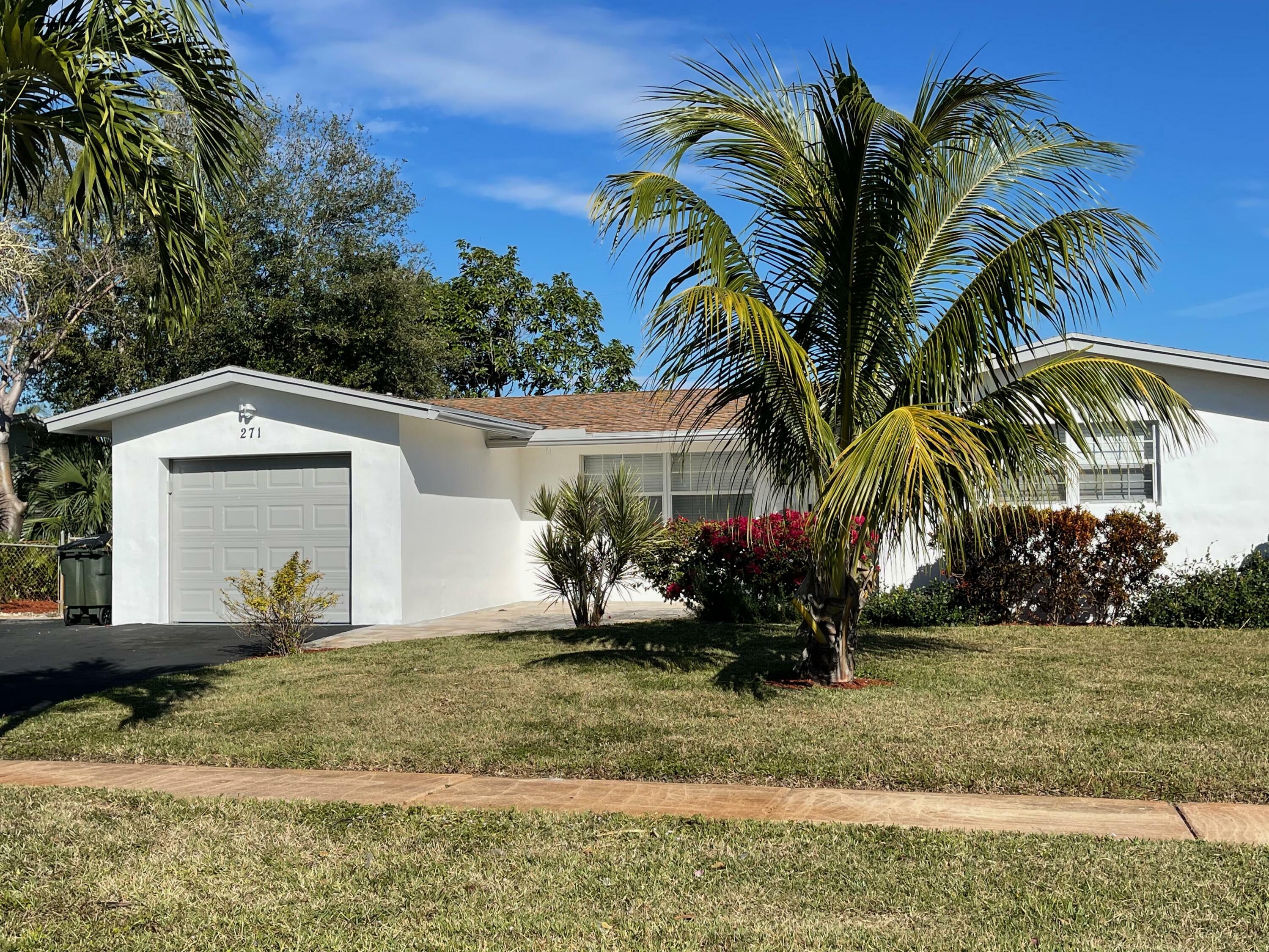 Property Photo:  271 SW 5th Street  FL 33432 