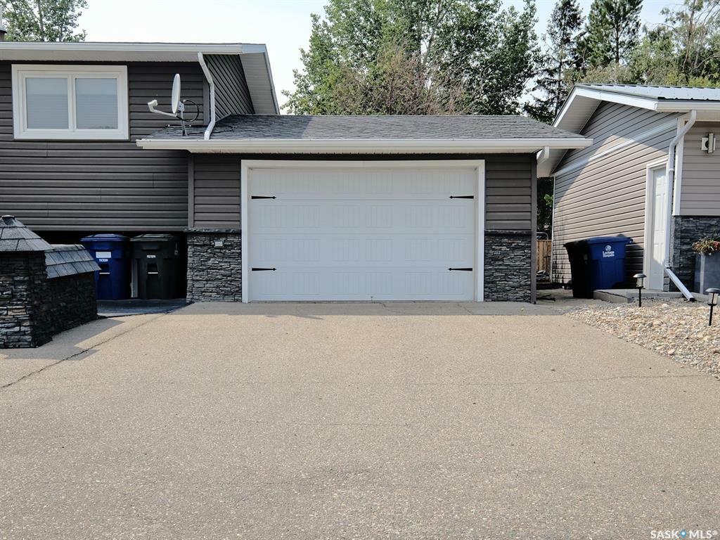 Property Photo:  1105 6th Street E  SK S0L 2V0 