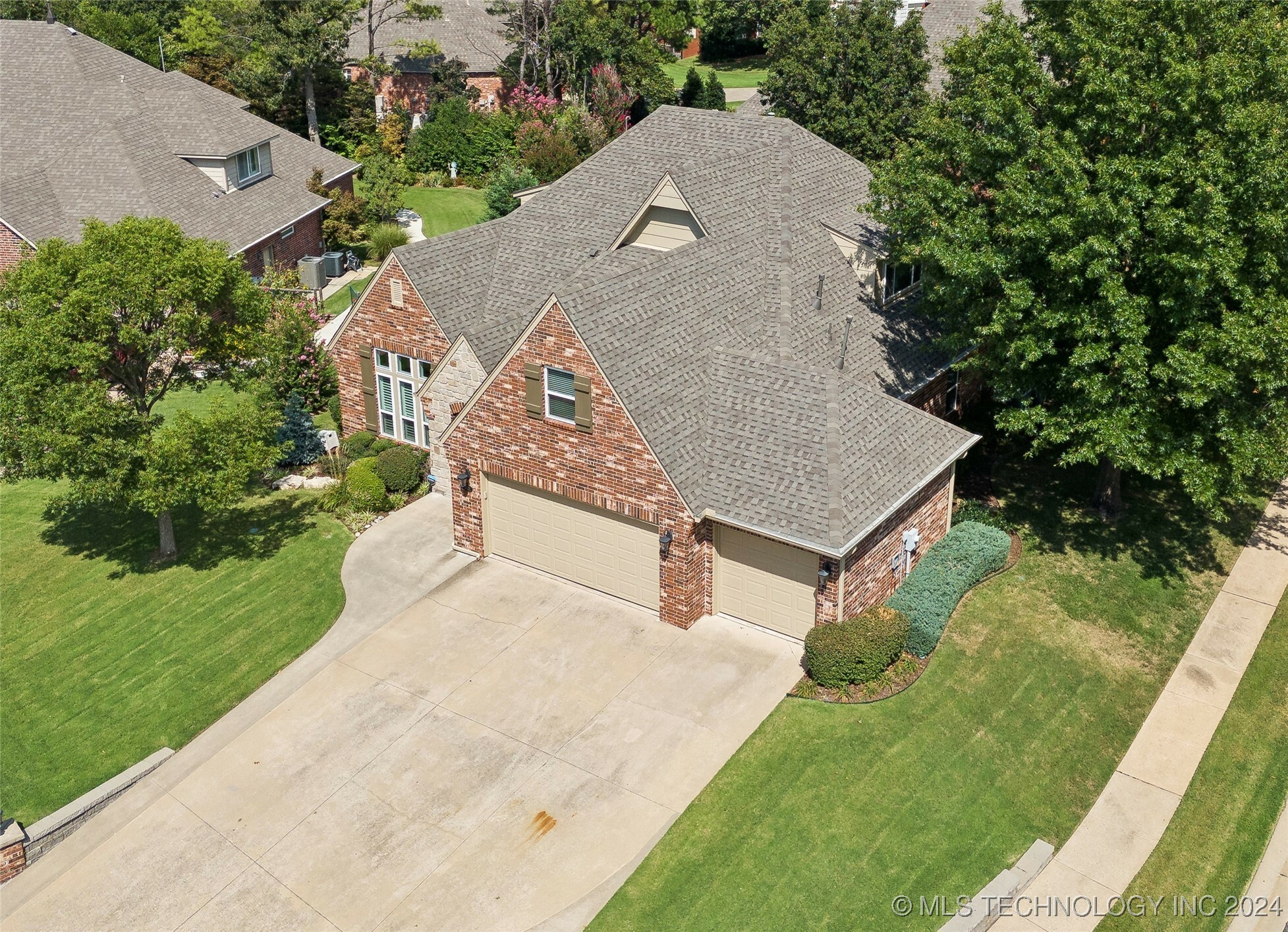 Property Photo:  3901 N Lions Avenue  OK 74012 