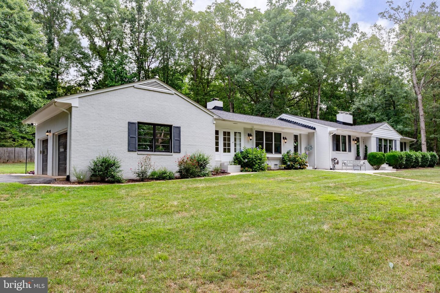 Property Photo: 107 Hampton Drive VA 22405