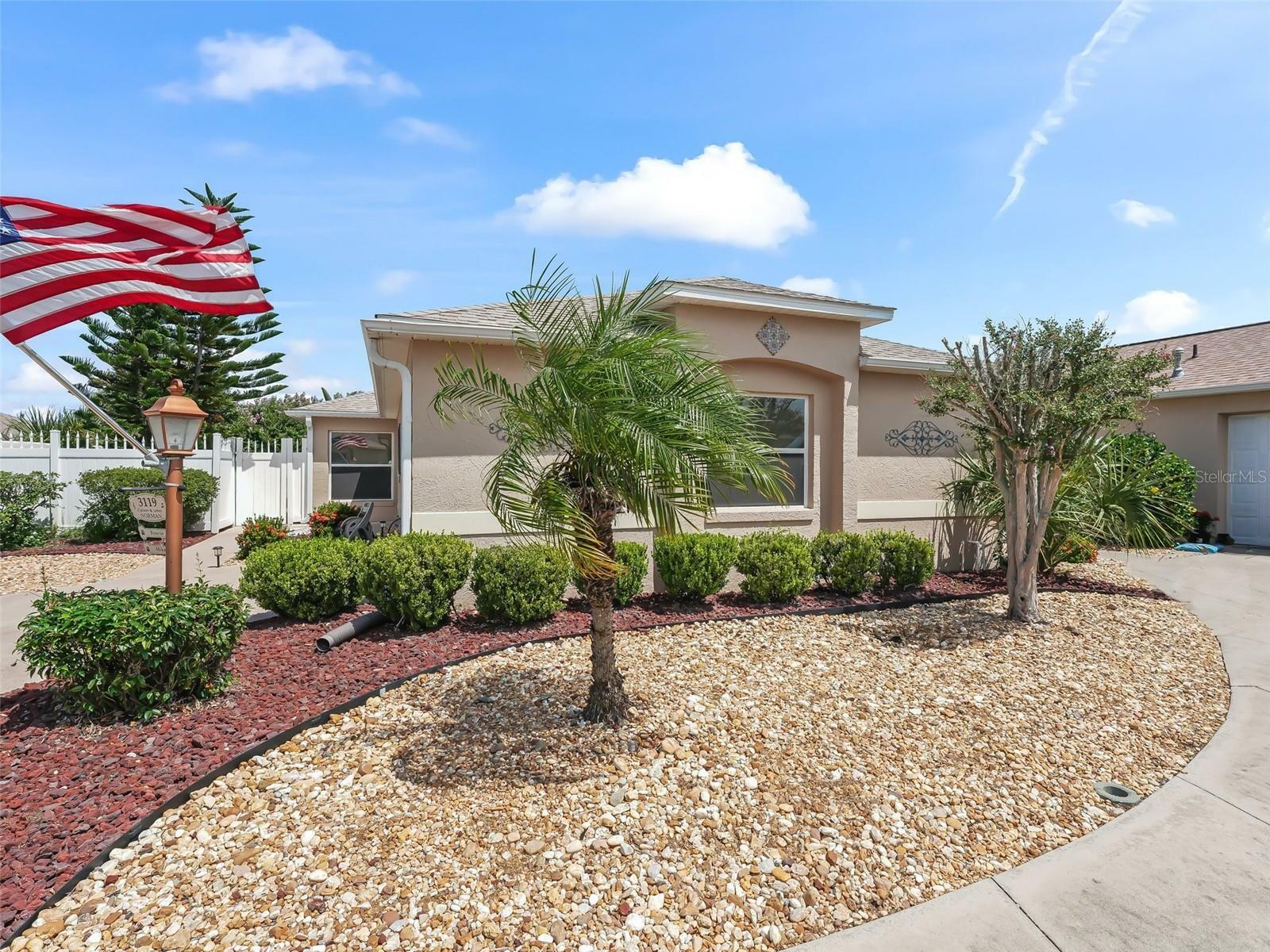 Property Photo:  3119 Carrollton Court  FL 32162 