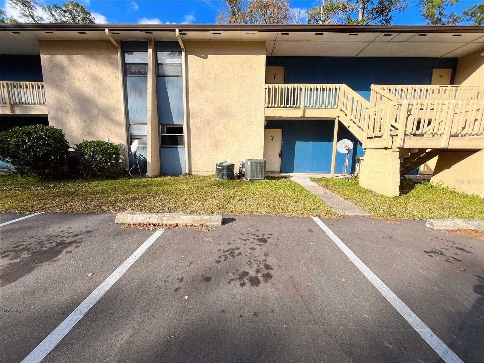 Property Photo: 2811 SW Archer Road V-177 FL 32608