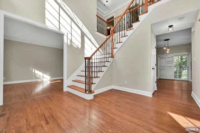 Property Photo:  8 Haggerty Drive  NJ 07052 