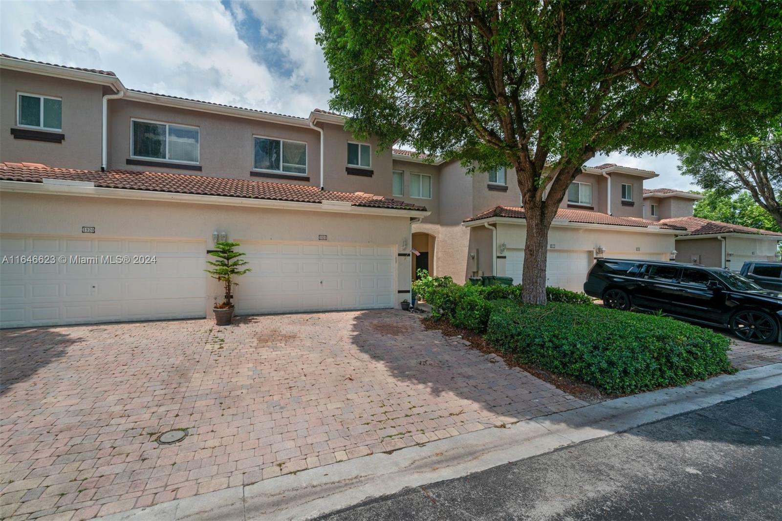 Property Photo:  1916 SE 23rd Ave 1916  FL 33035 