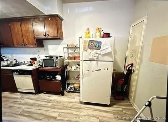 Property Photo:  515 Emmett Street Apt B12  CT 06010 