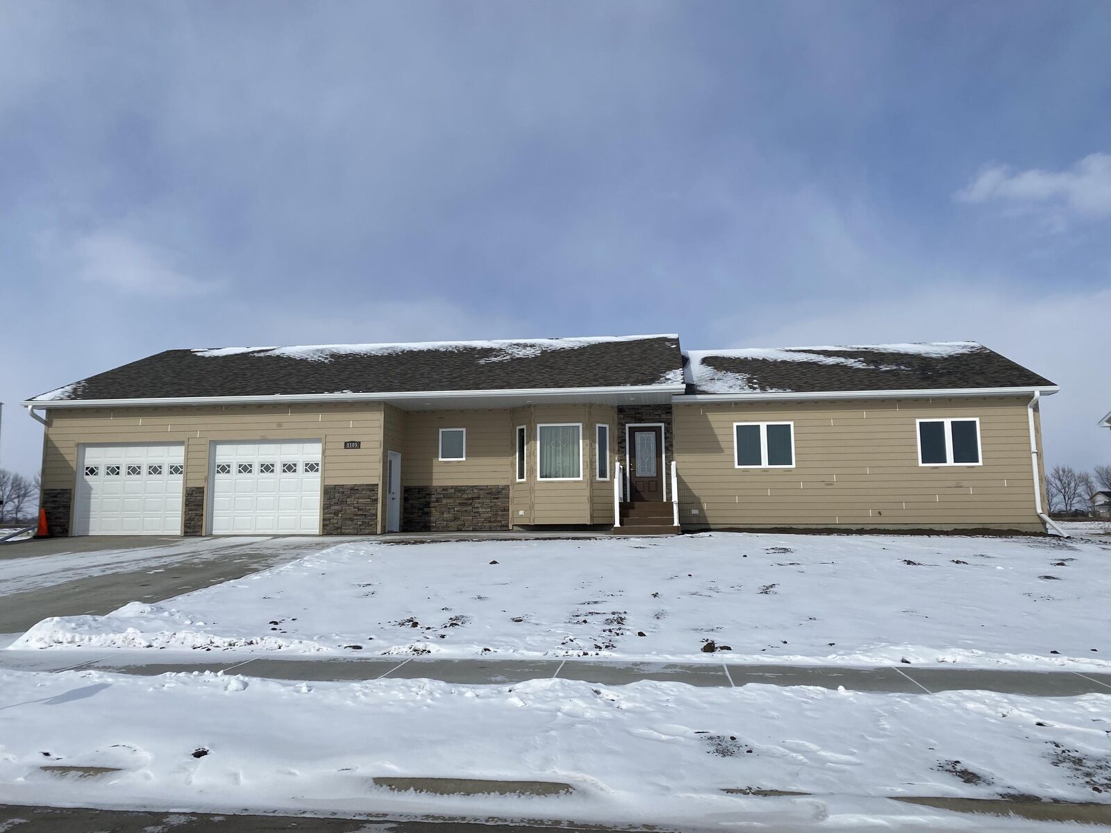 Property Photo: 1105 NE 30th Ave SD 57401