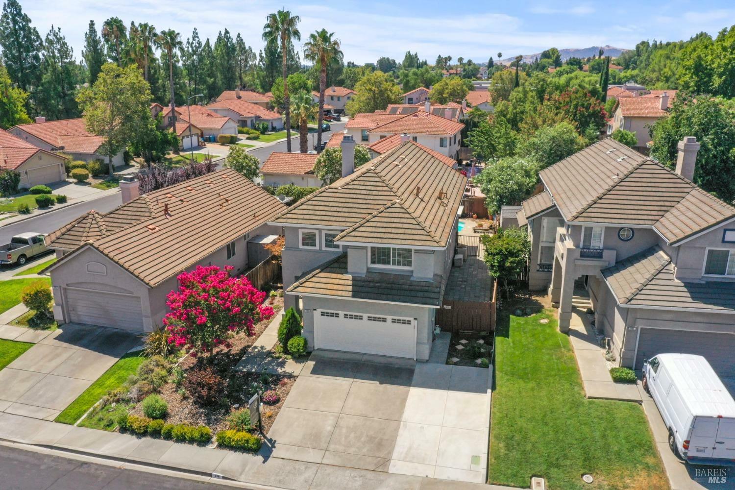 Property Photo:  406 Rolling Oak Drive  CA 95688 