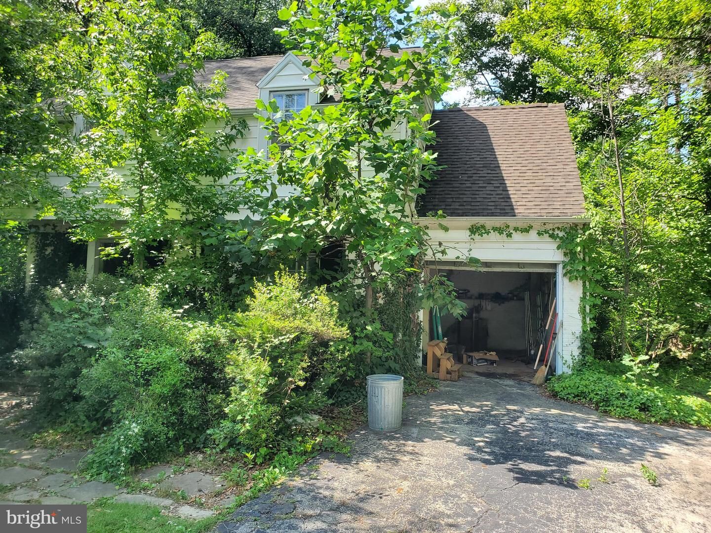 Property Photo:  2311 Secane Road  PA 19018