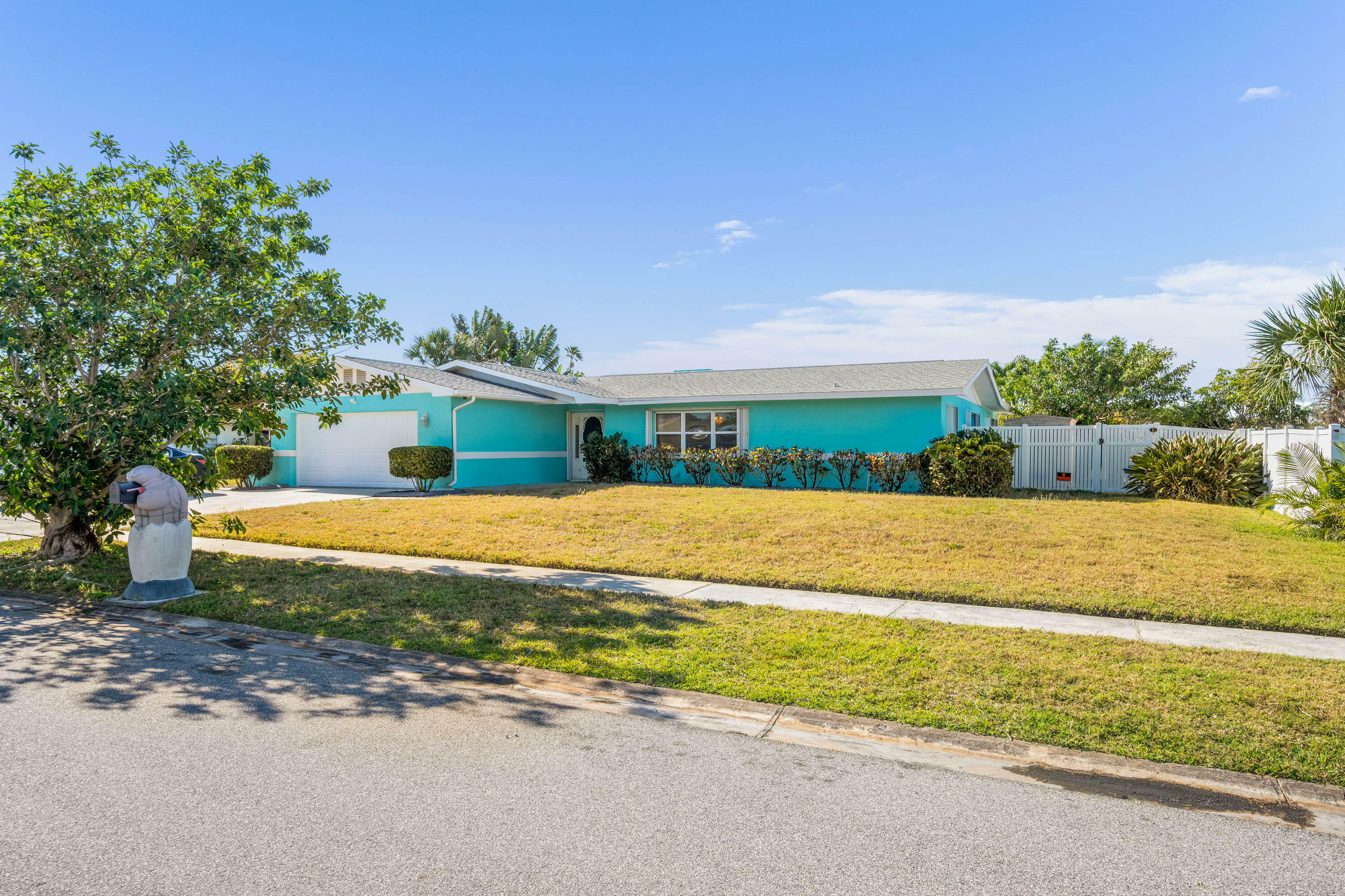 Property Photo:  221 Birch Avenue  FL 32951 