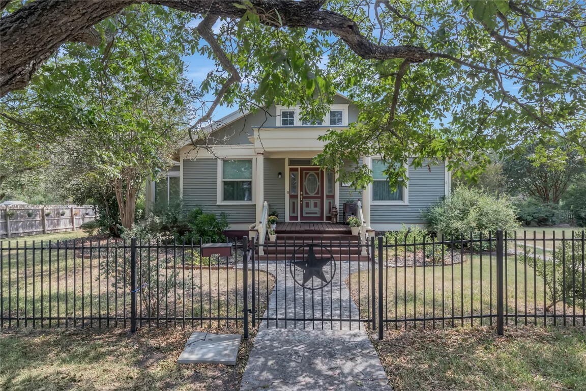 Property Photo:  1205 W 7th Street  TX 76574 