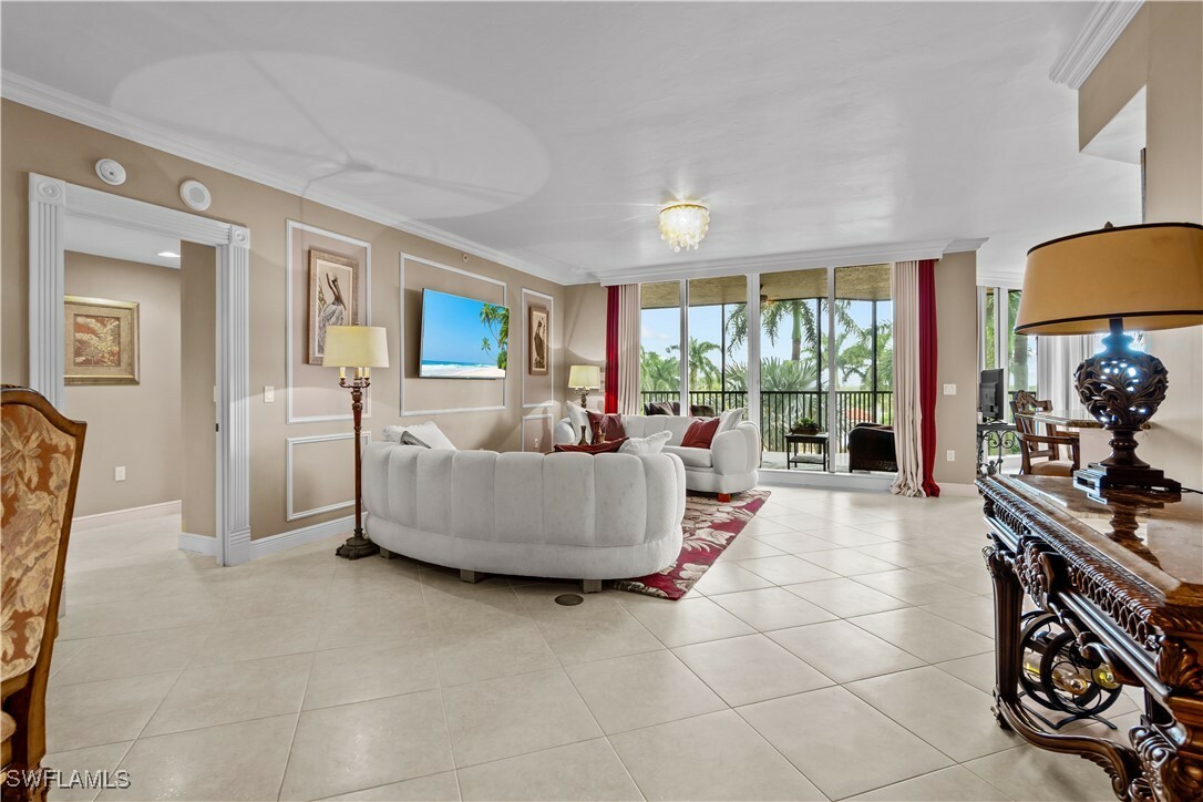 Property Photo:  1060 Borghese Lane 204  FL 34114 