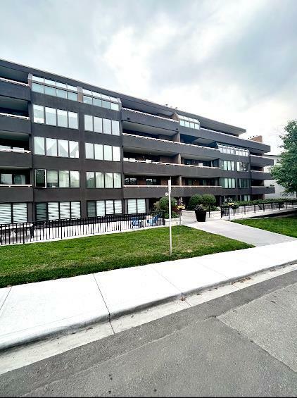 Property Photo:  511 56 Avenue SW 405  AB T2V 0G6 