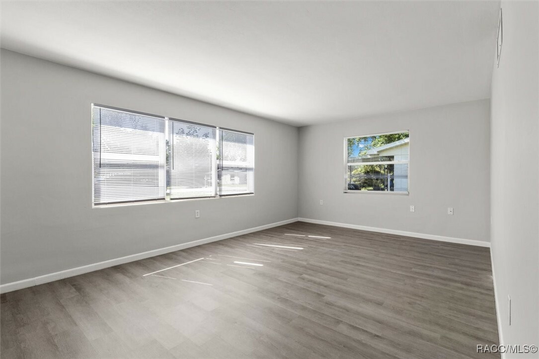 Property Photo:  28 S Barbour Street  FL 34465 