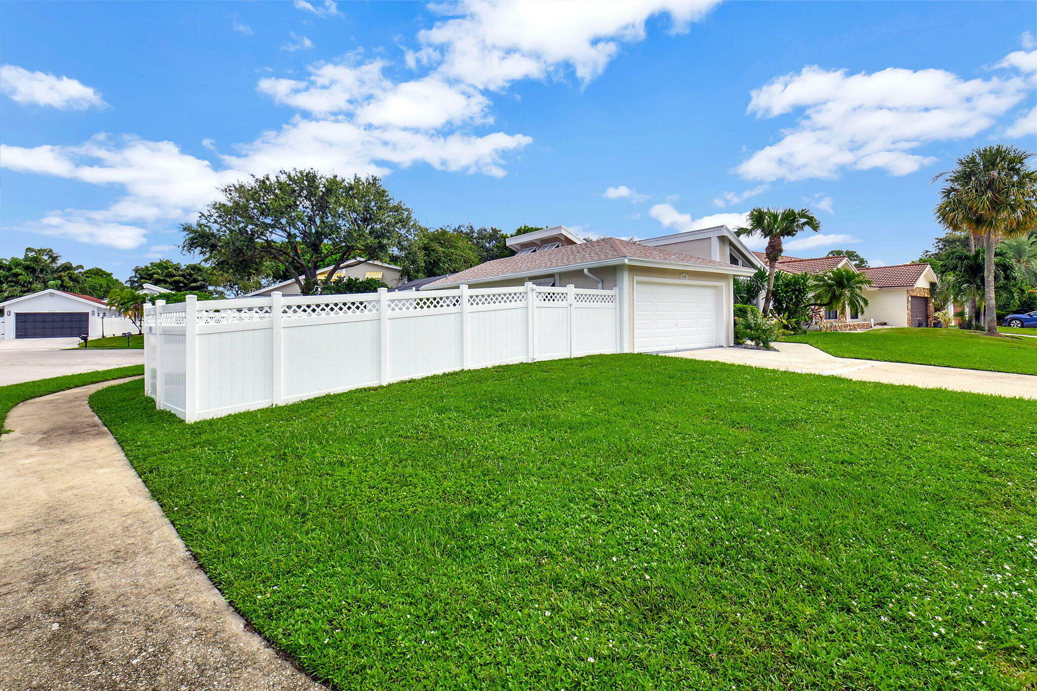 Property Photo:  6183 Amberwoods Drive  FL 33433 