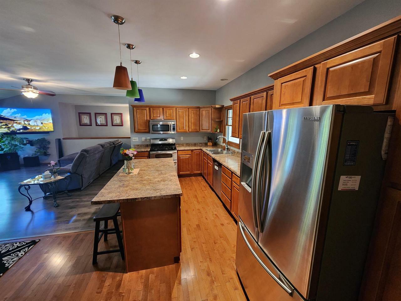 Property Photo:  1240 Fieldcrest Drive  WI 53534 