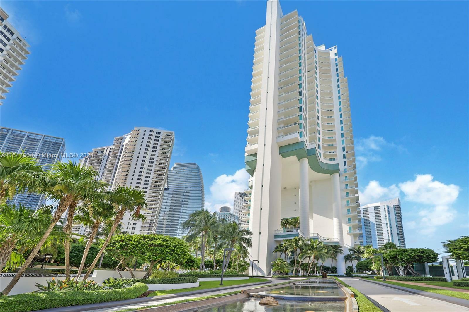 Property Photo:  900 Brickell Key Blvd 403  FL 33131 