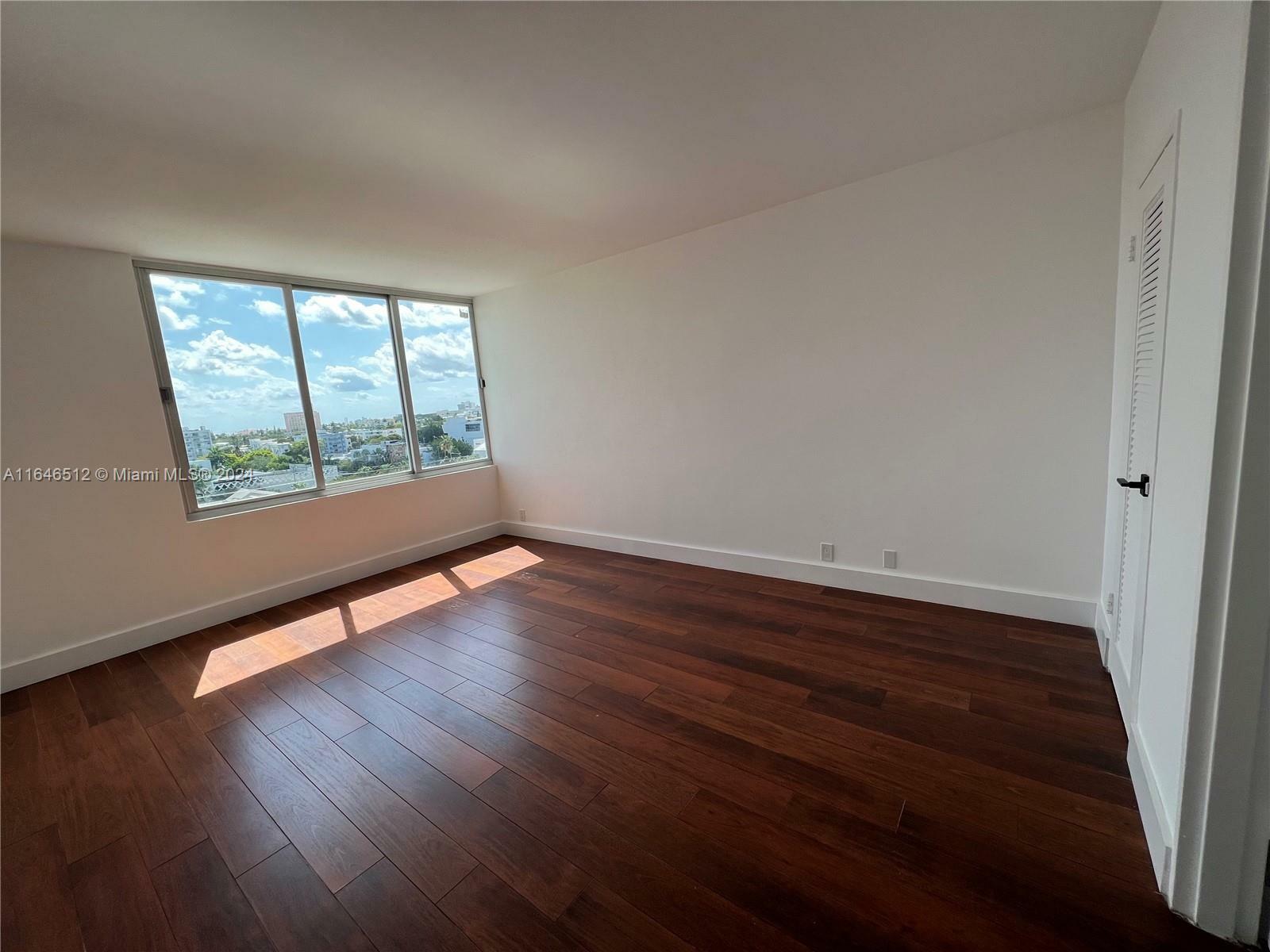 Property Photo:  1000 West Ave 808  FL 33139 