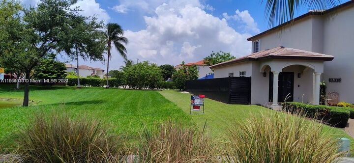 Property Photo: 157th Ct SW 65th Terrace FL 33193