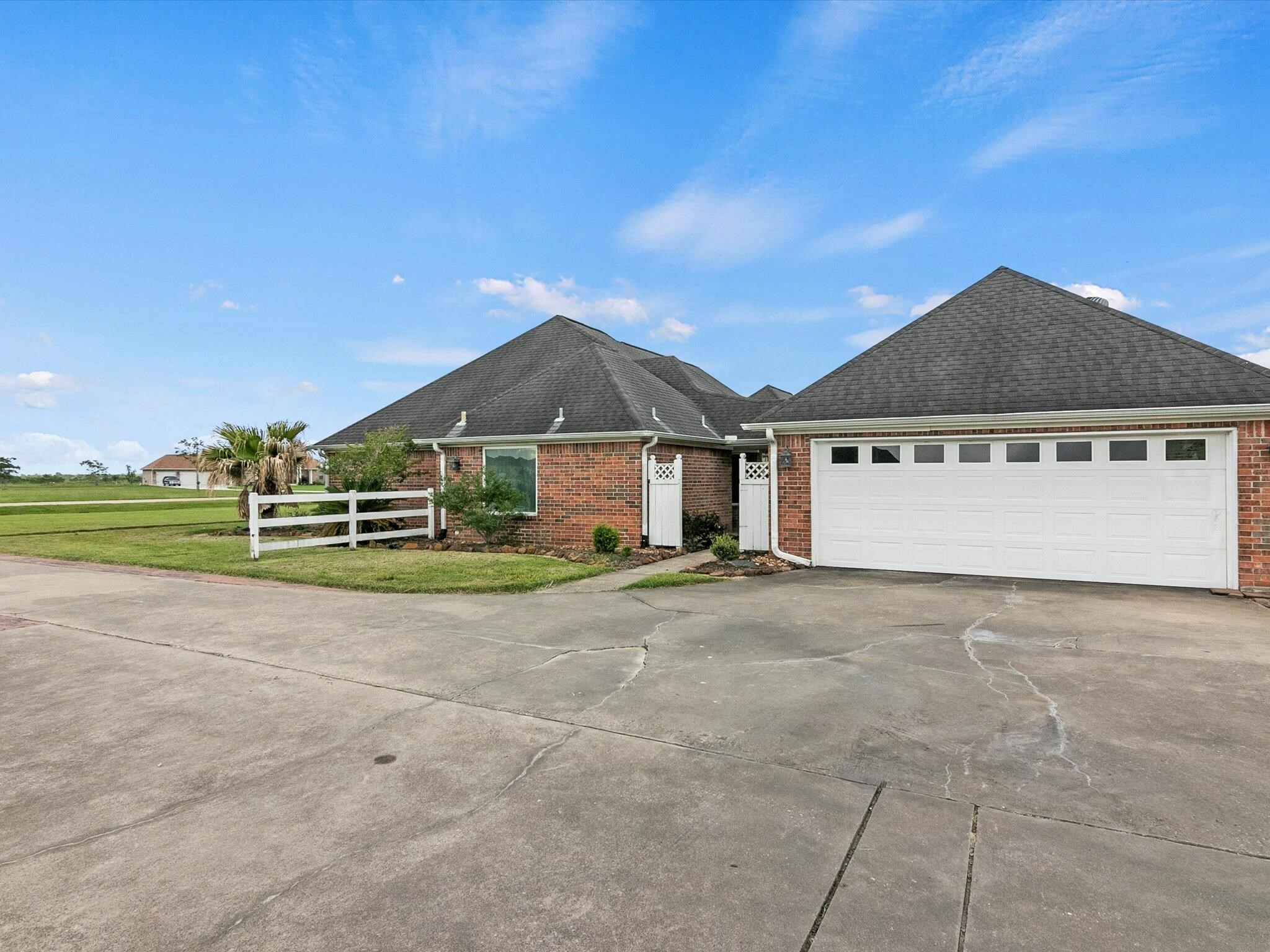 Property Photo:  8275 Anastasia Ave  TX 77705 