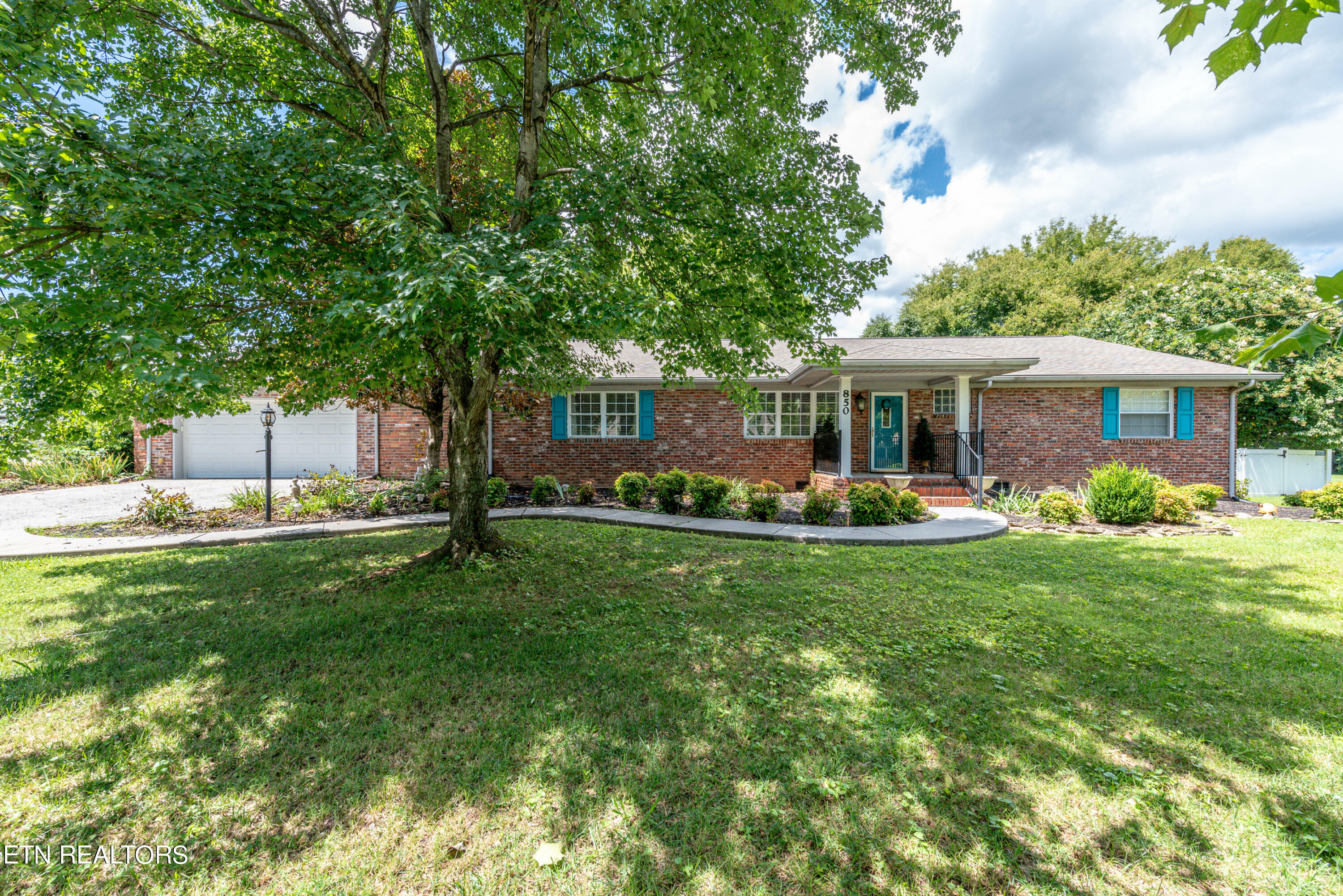 Property Photo:  850 Hamilton St  TN 37701 