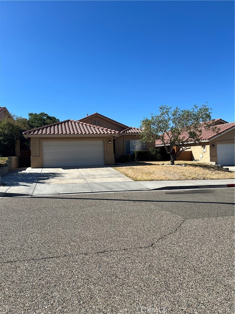 Property Photo: 17605 Landis Drive CA 92395