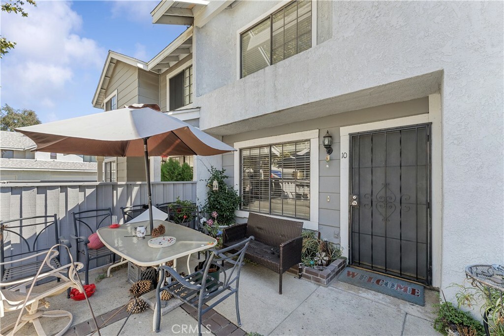 Property Photo:  1380 W 48th Street 10  CA 92407 