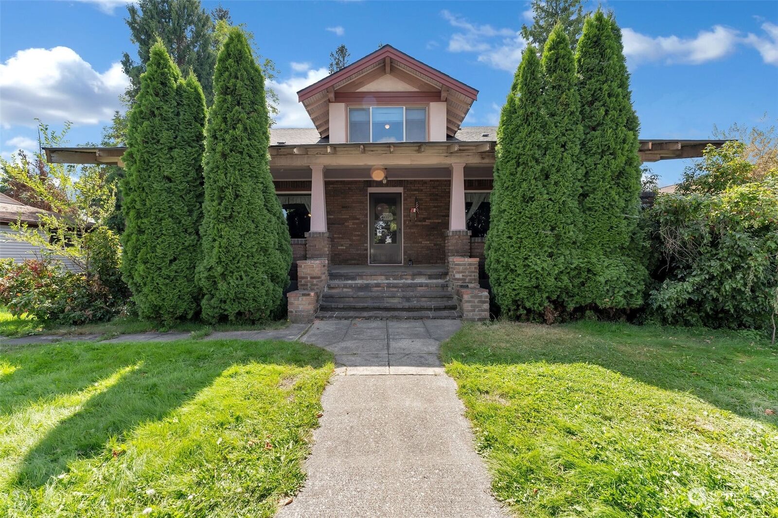 Property Photo:  2114 E Empire Avenue  WA 99207 