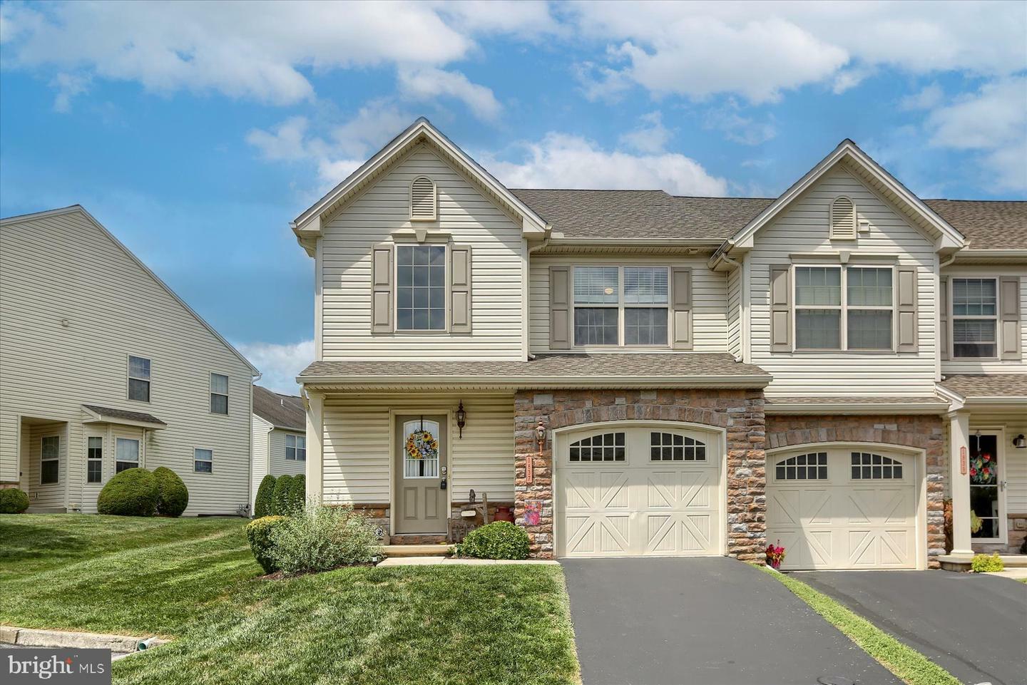 Property Photo:  1837 Vista Drive  PA 17055 