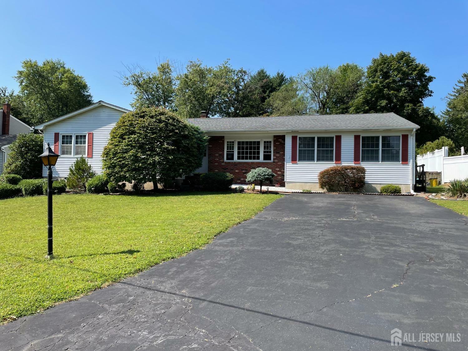 Property Photo:  5 Weller Court  NJ 08850 